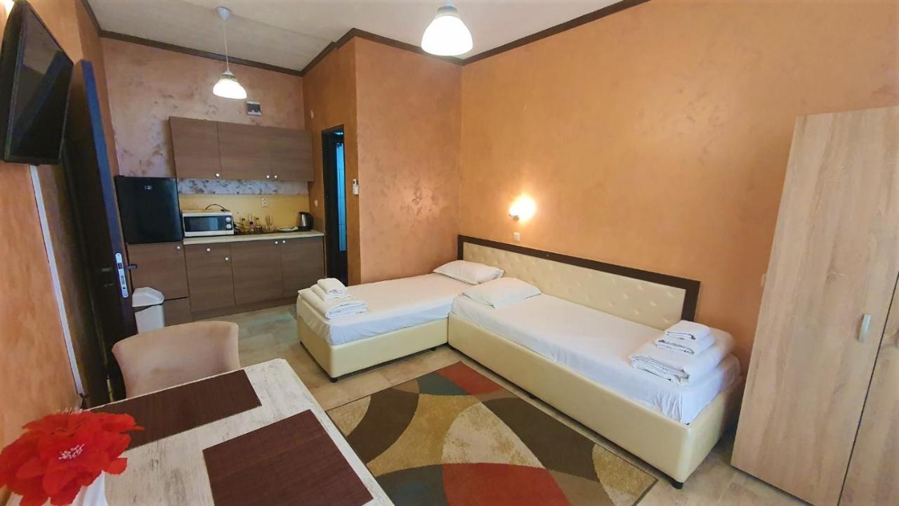 Хотел Дунав Свищов Hostel ภายนอก รูปภาพ