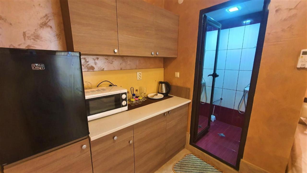 Хотел Дунав Свищов Hostel ภายนอก รูปภาพ
