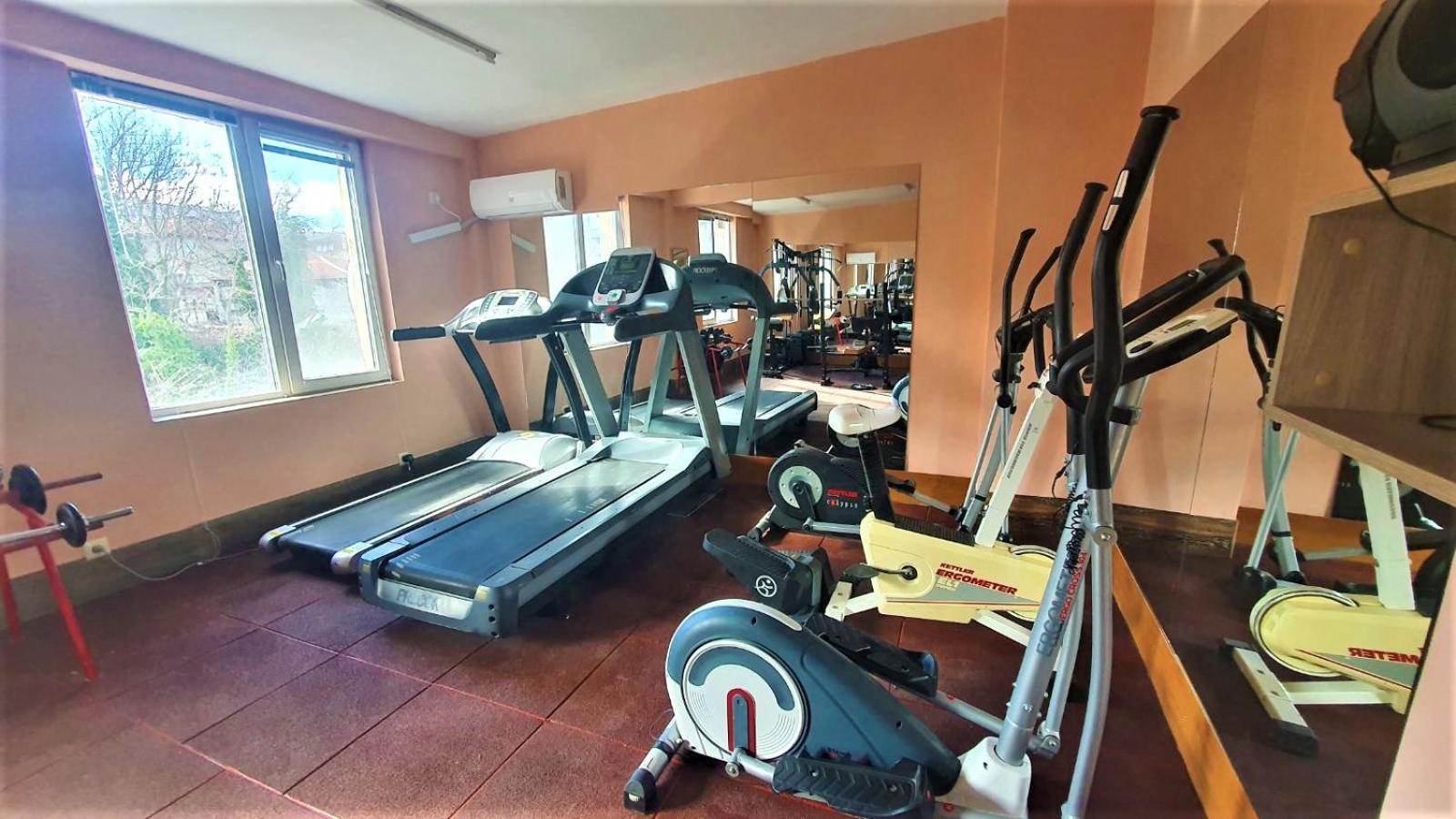 Хотел Дунав Свищов Hostel ภายนอก รูปภาพ